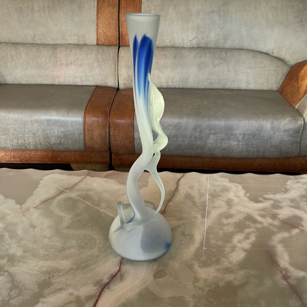 Handmade Twisted Blown Glass Vase M1m White Blue - Picture 4 of 7